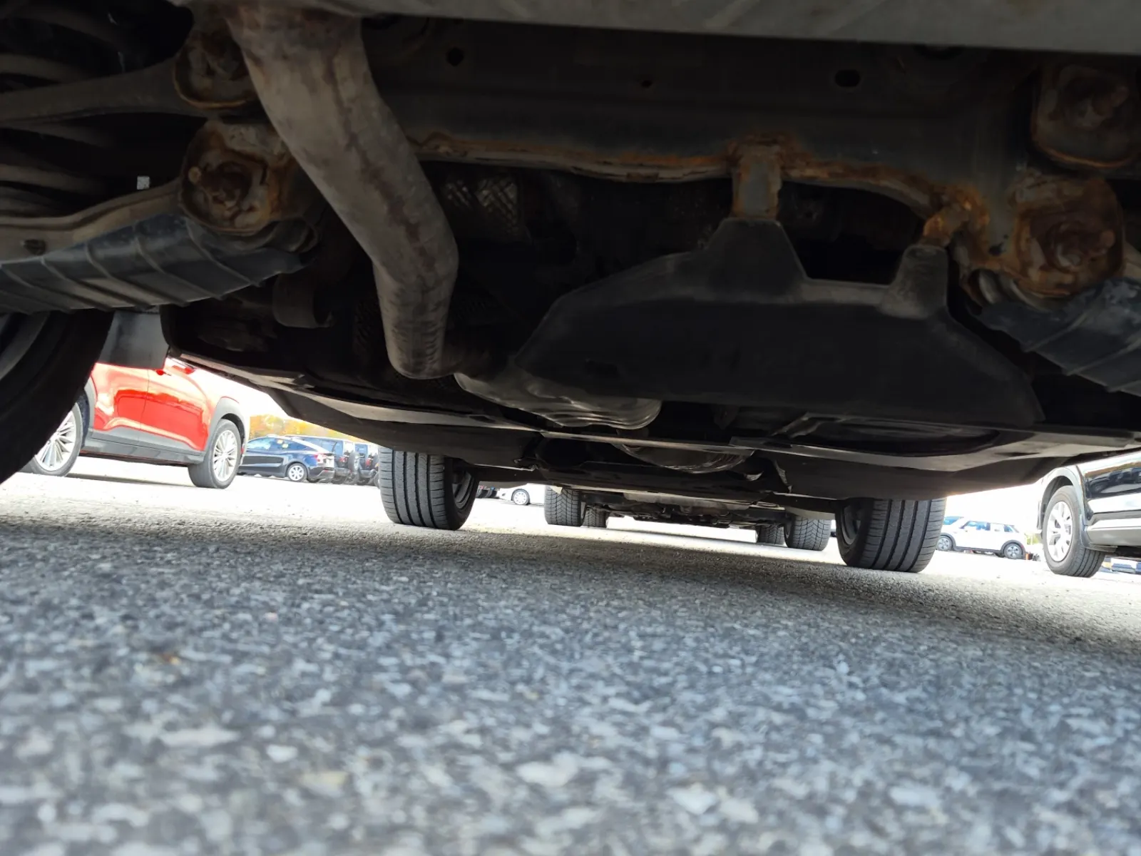 Undercarriage - Rear Photo