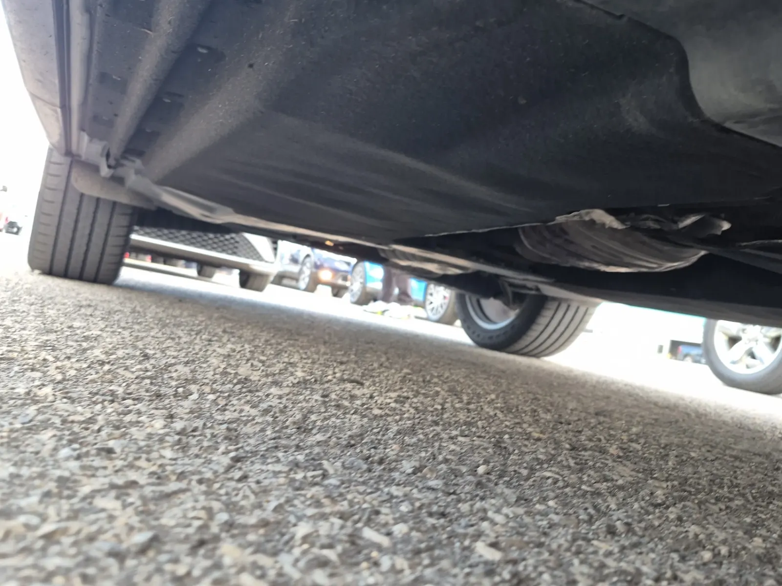 Undercarriage - Passenger Photo