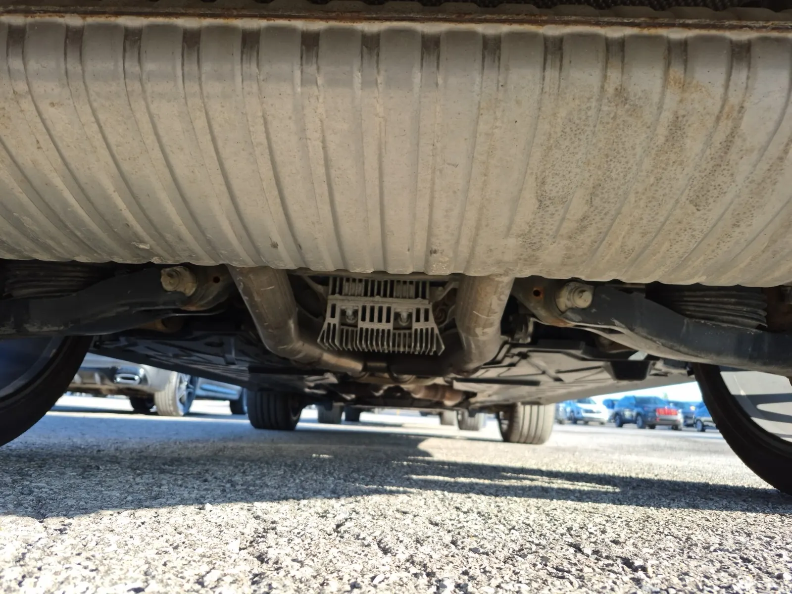 Undercarriage - Rear Photo