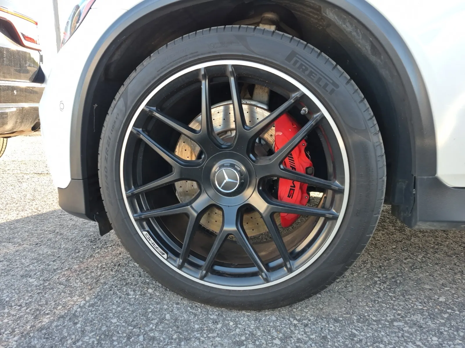 Front driver wheel/tire photo