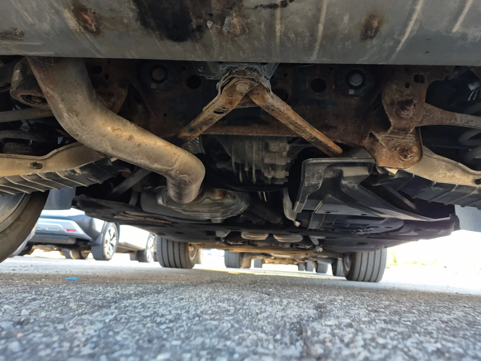 Undercarriage - Rear Photo