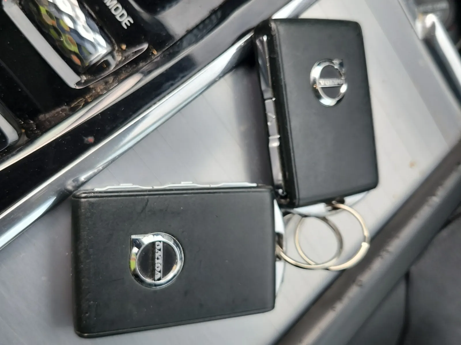 Keys/Fobs/Manual Photo