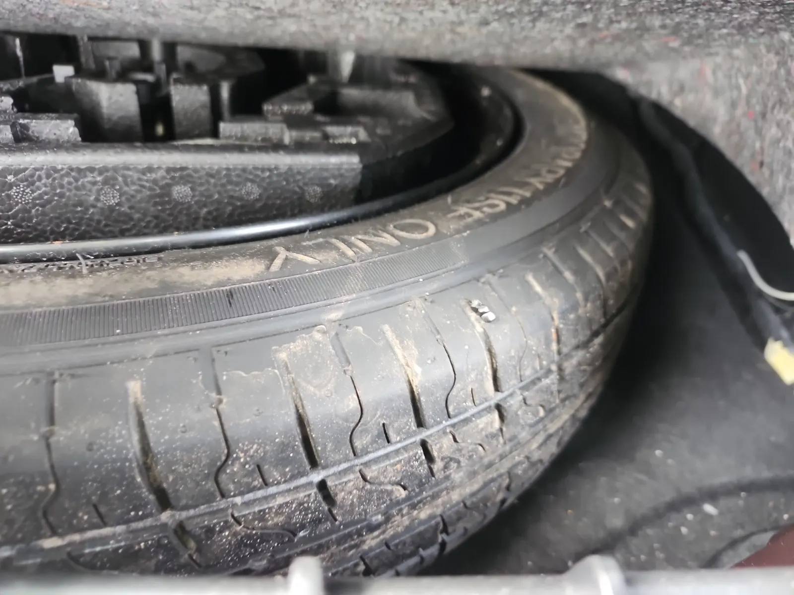 Spare Tire & Wheel Photo