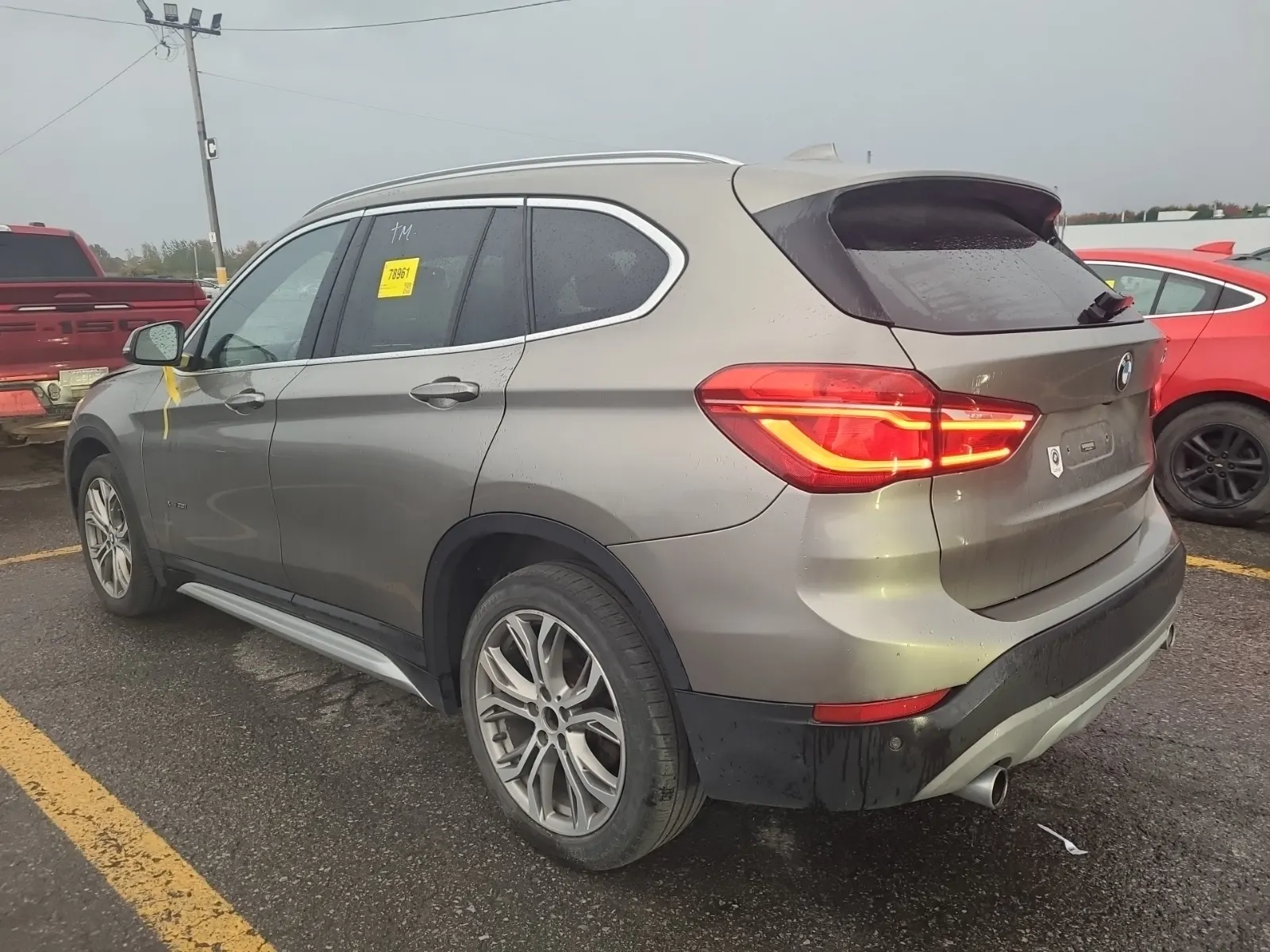 Driver Rear 3/4 Photo