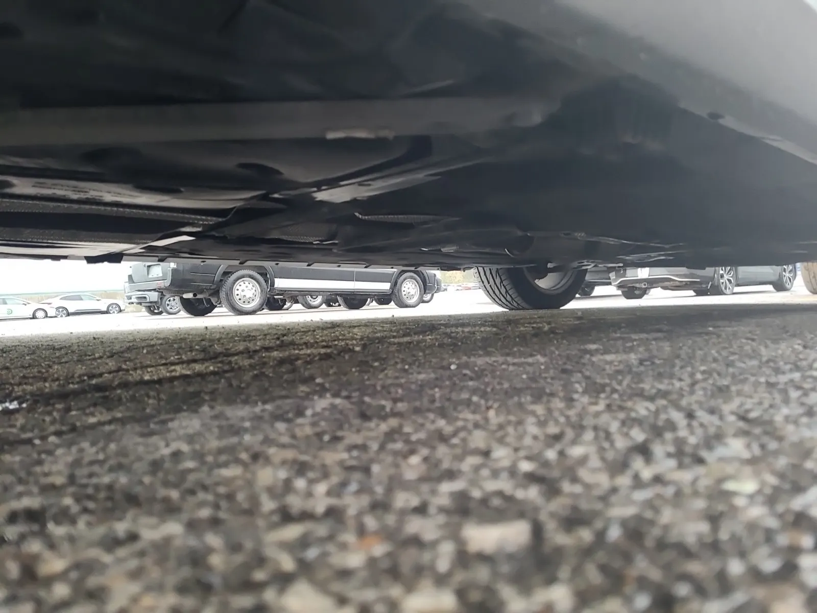 Undercarriage - Passenger Photo
