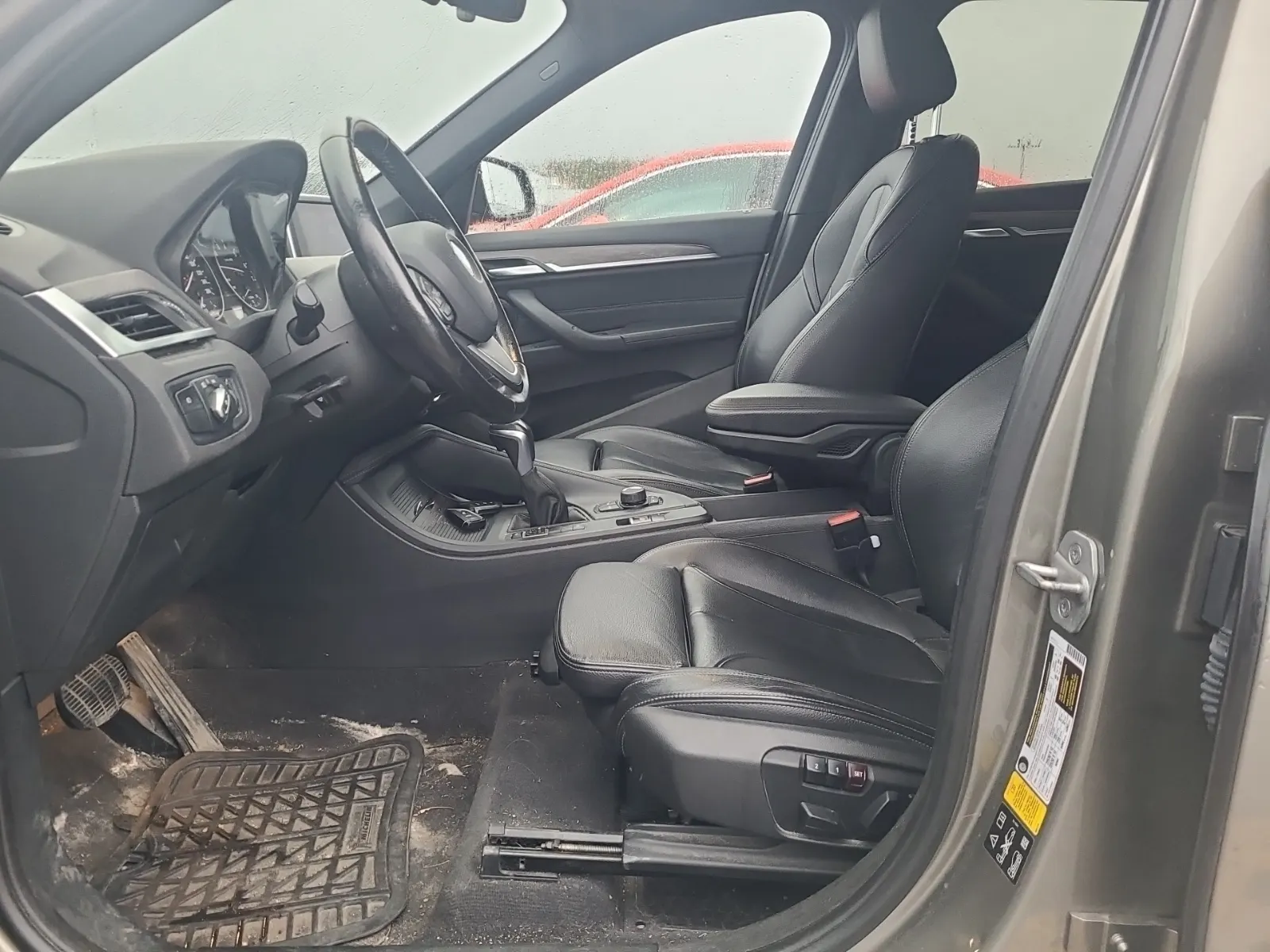 Front Interior Photo