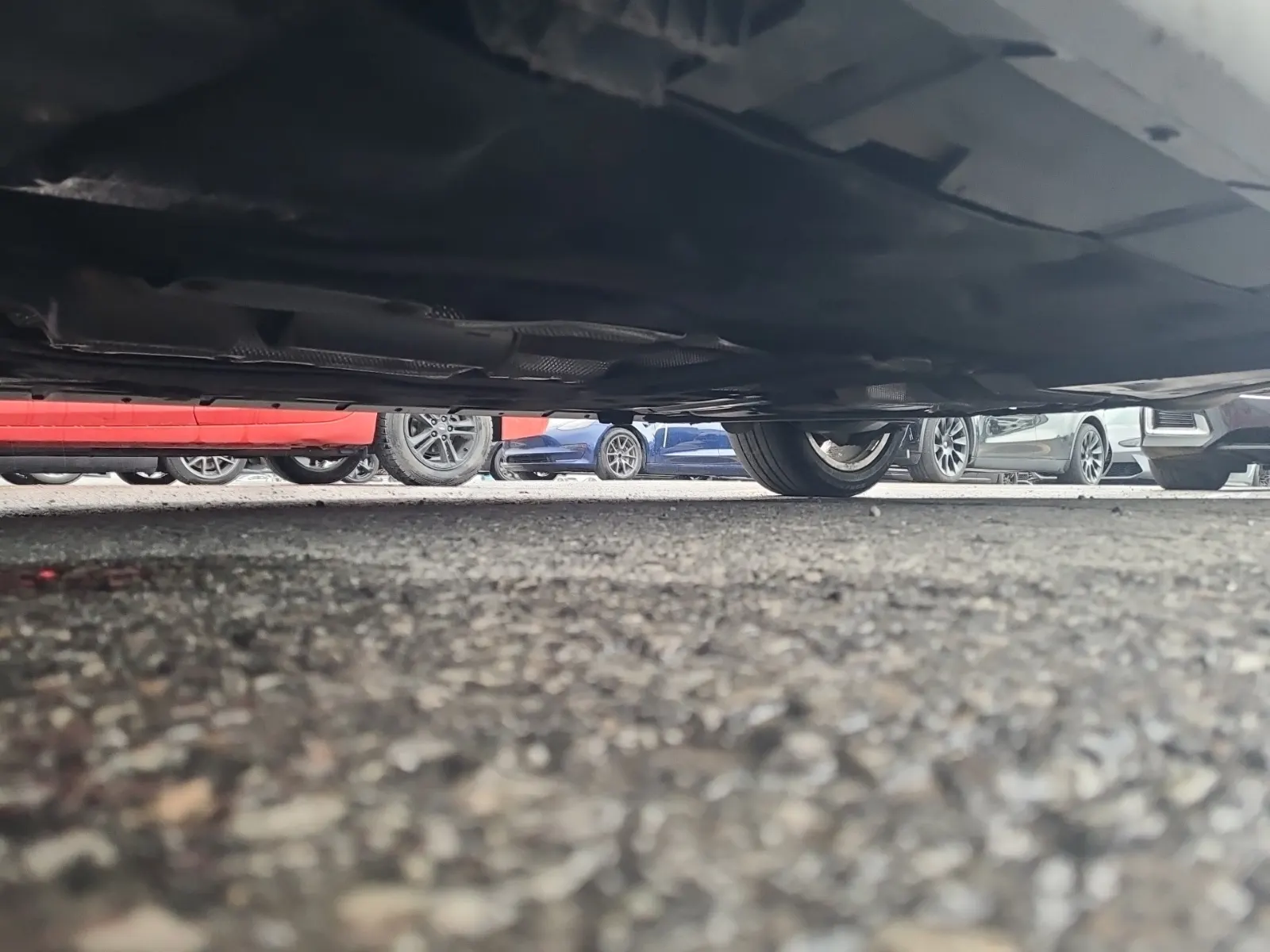Undercarriage - Driver Photo