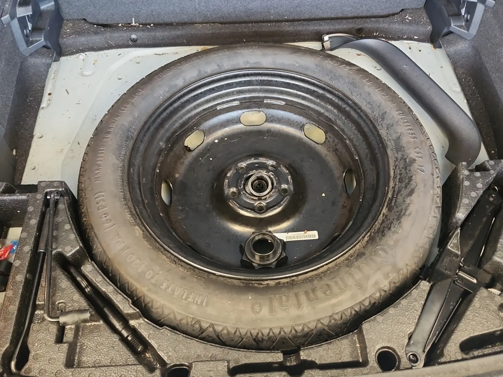 Spare Tire & Wheel Photo