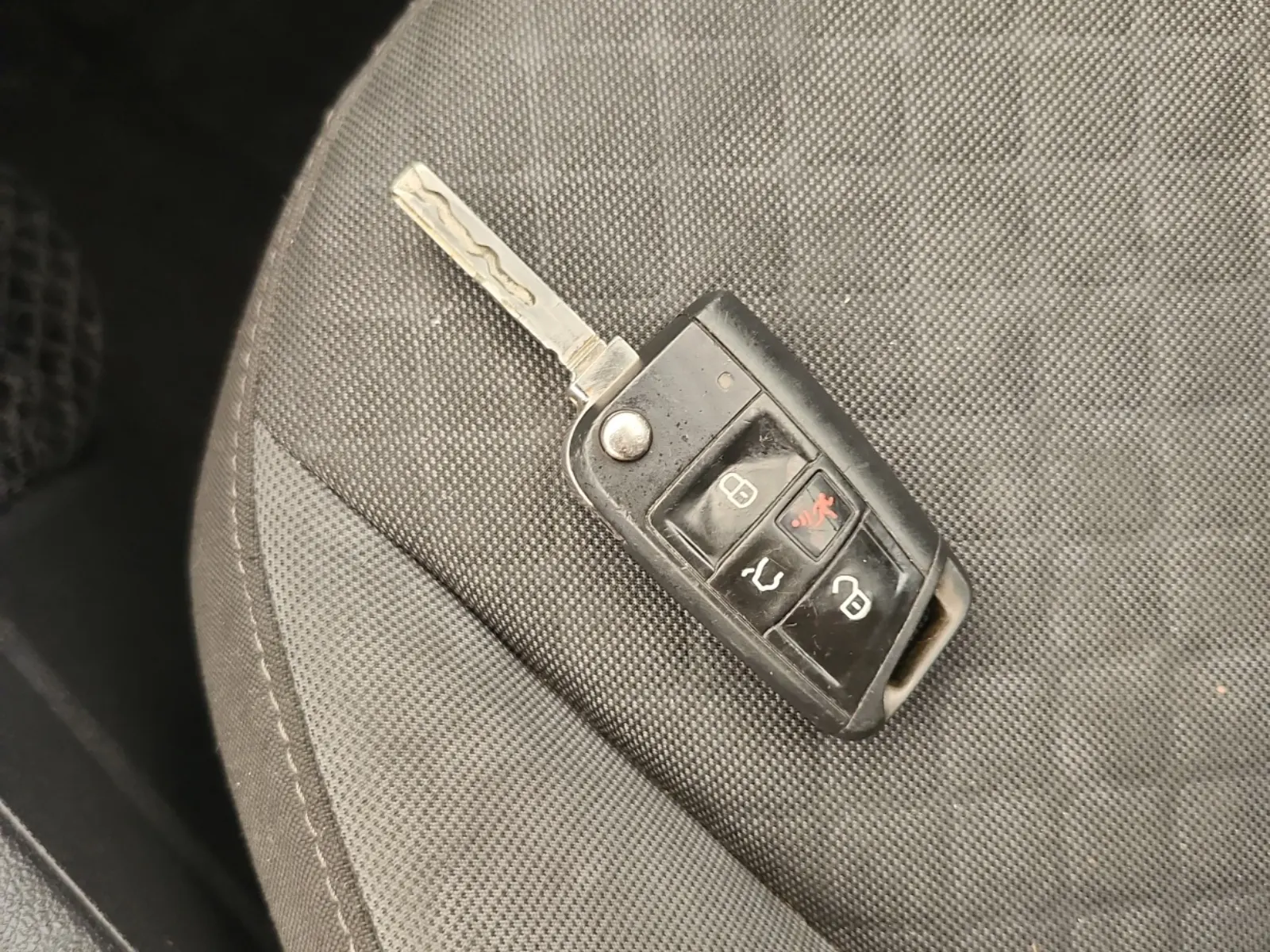 Keys/Fobs/Manual Photo