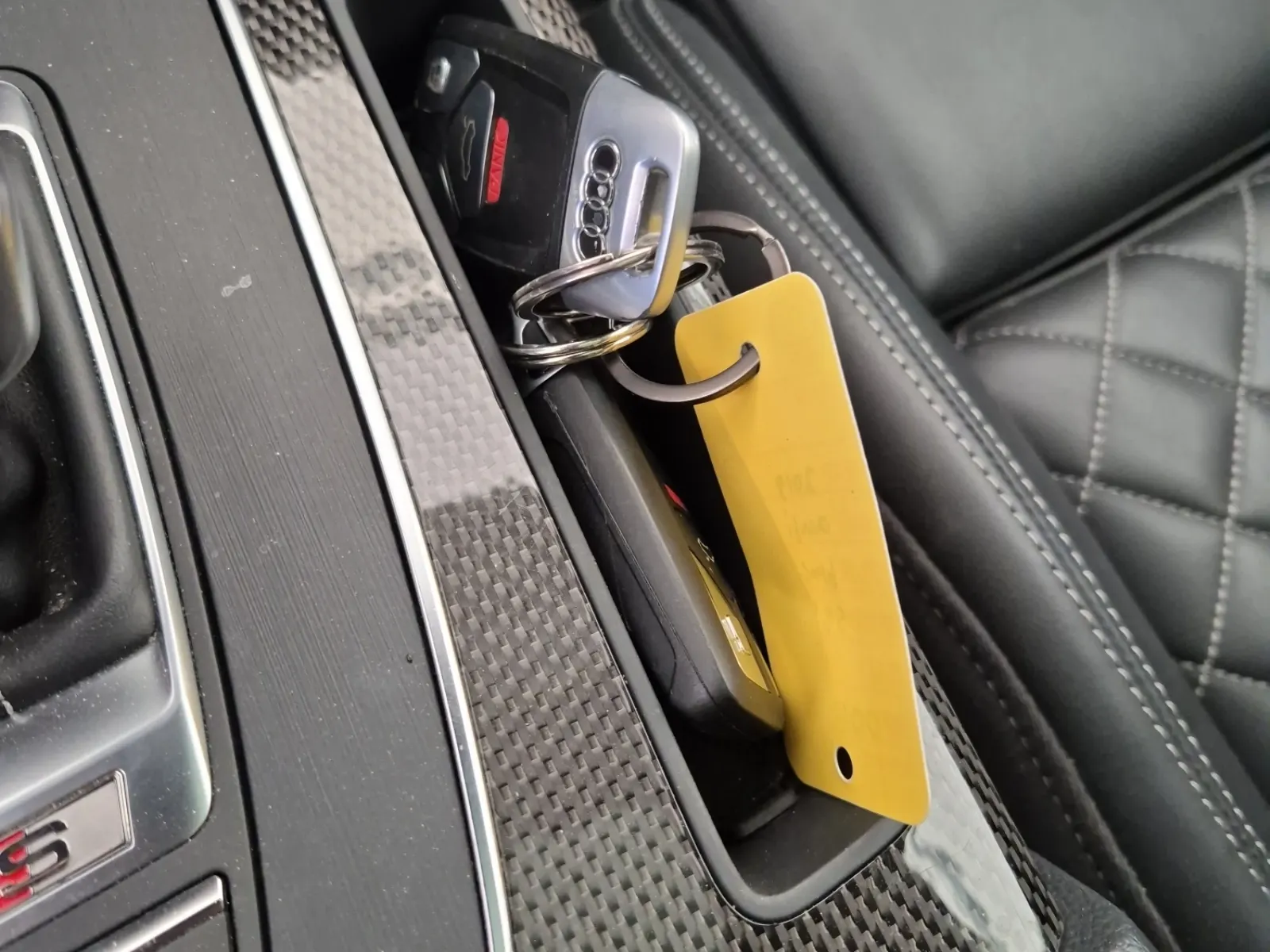 Keys/Fobs/Manual Photo
