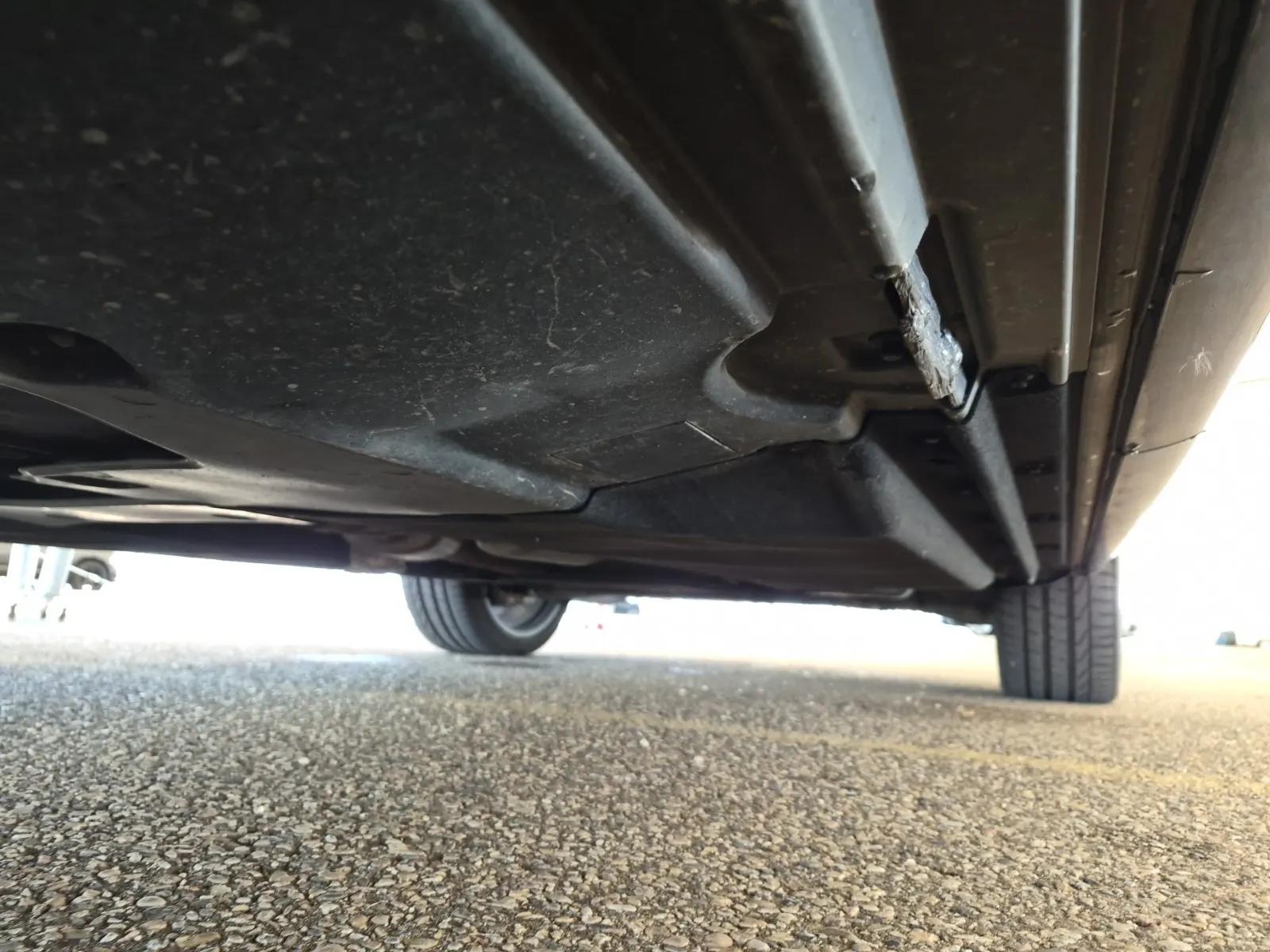 Undercarriage - Passenger Photo