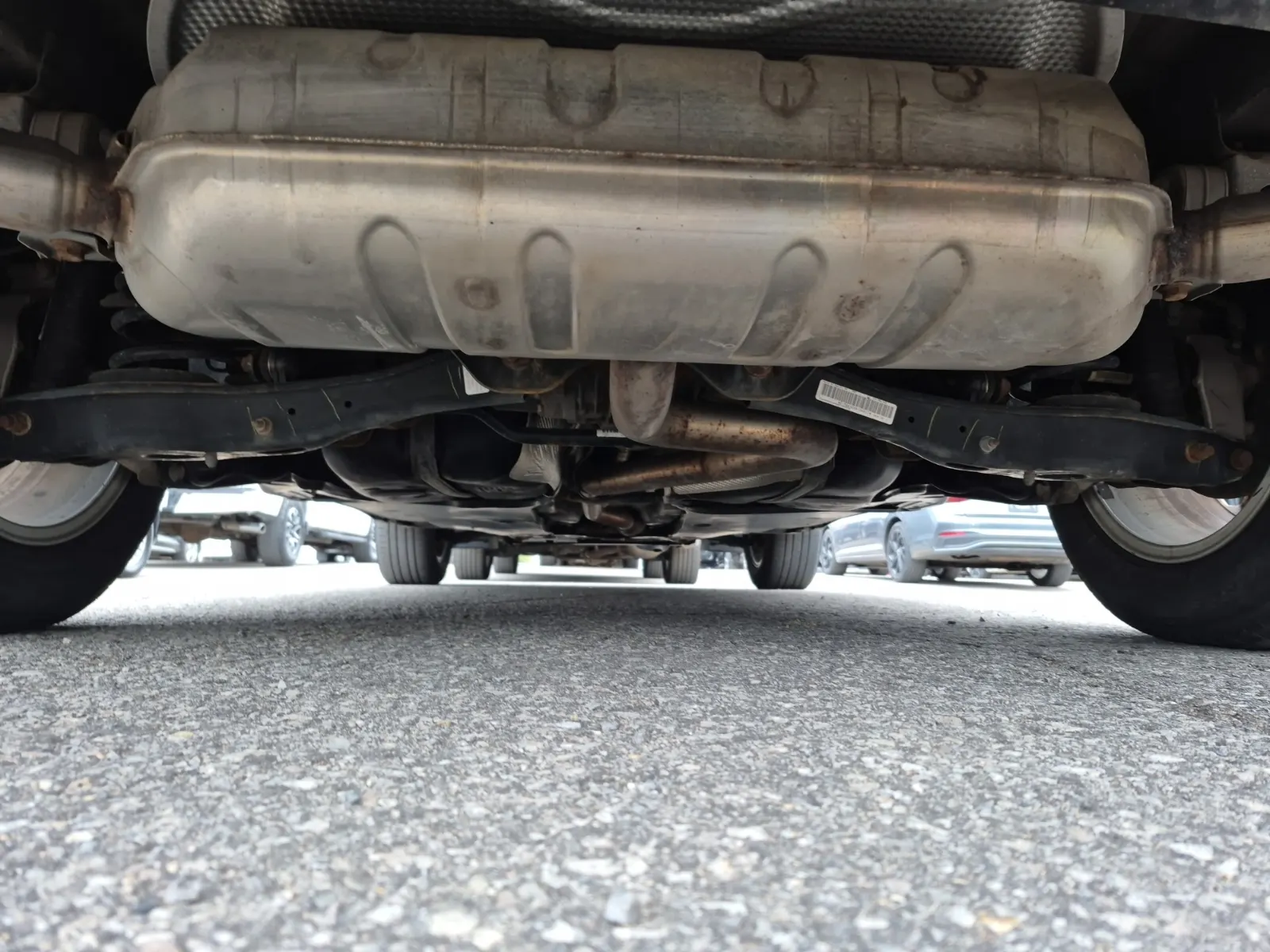 Undercarriage - Rear Photo