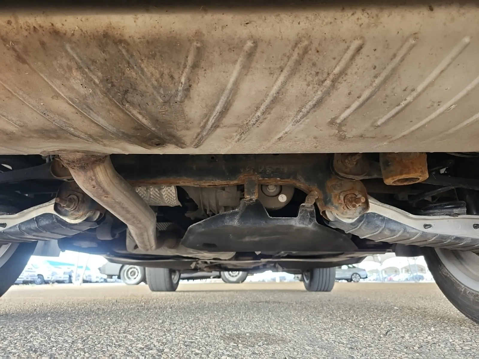 Undercarriage - Rear Photo