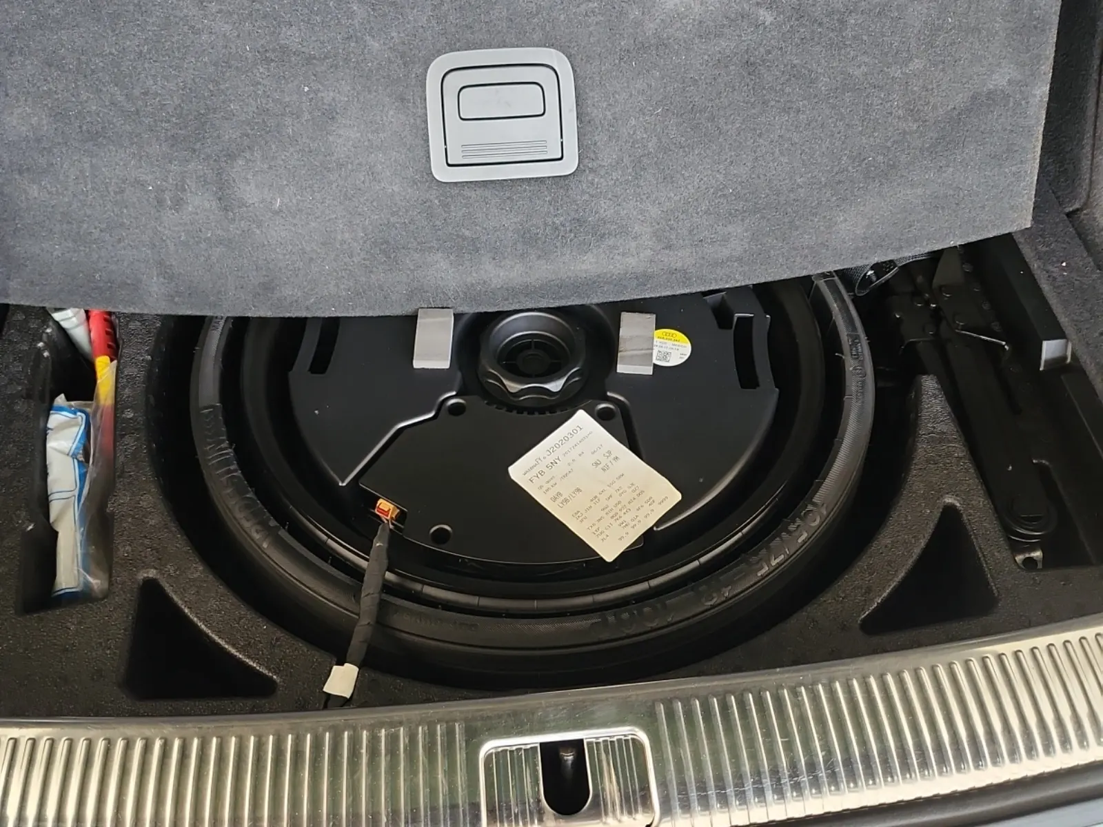 Spare Tire & Wheel Photo