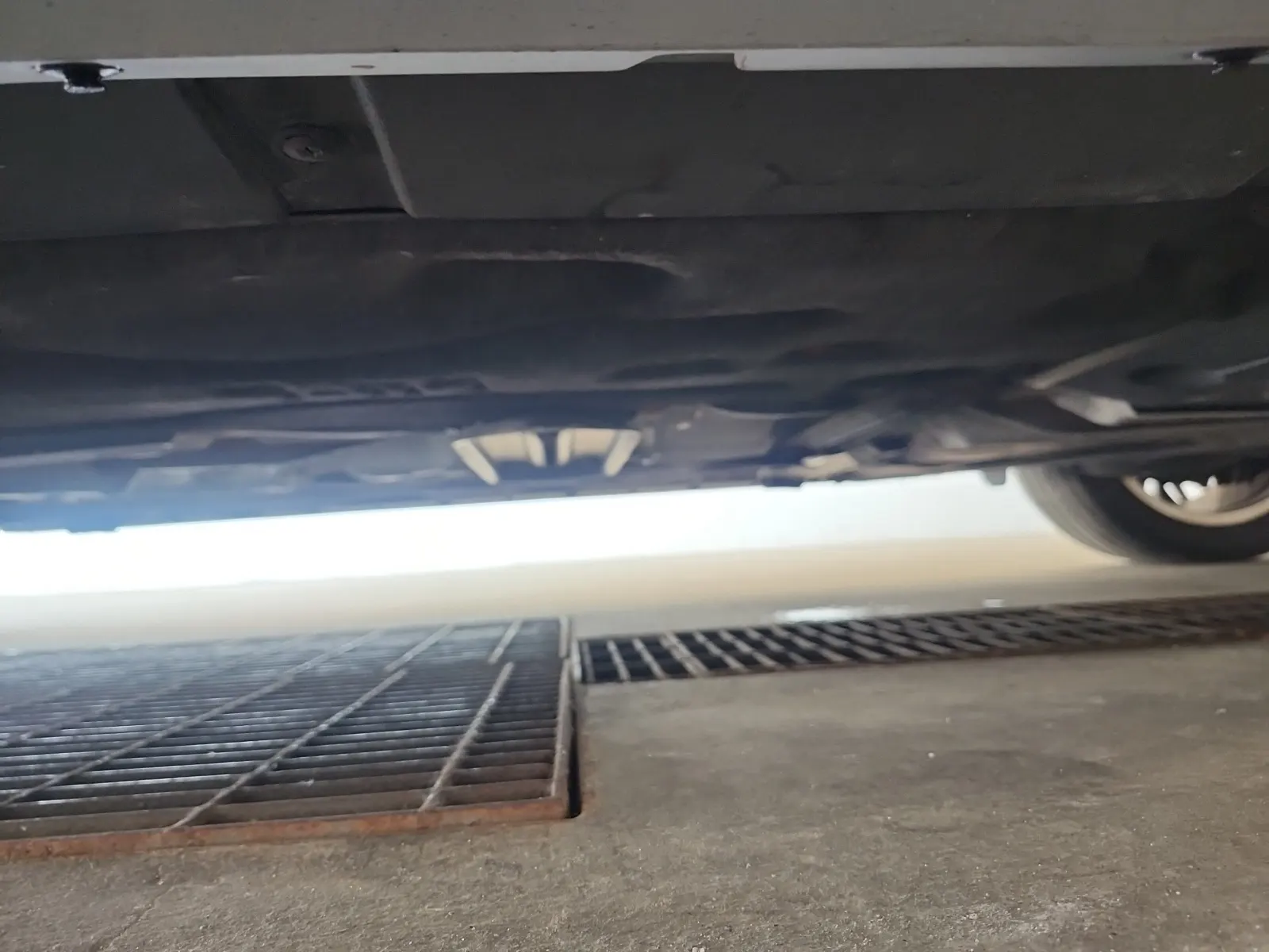 Undercarriage - Driver Photo