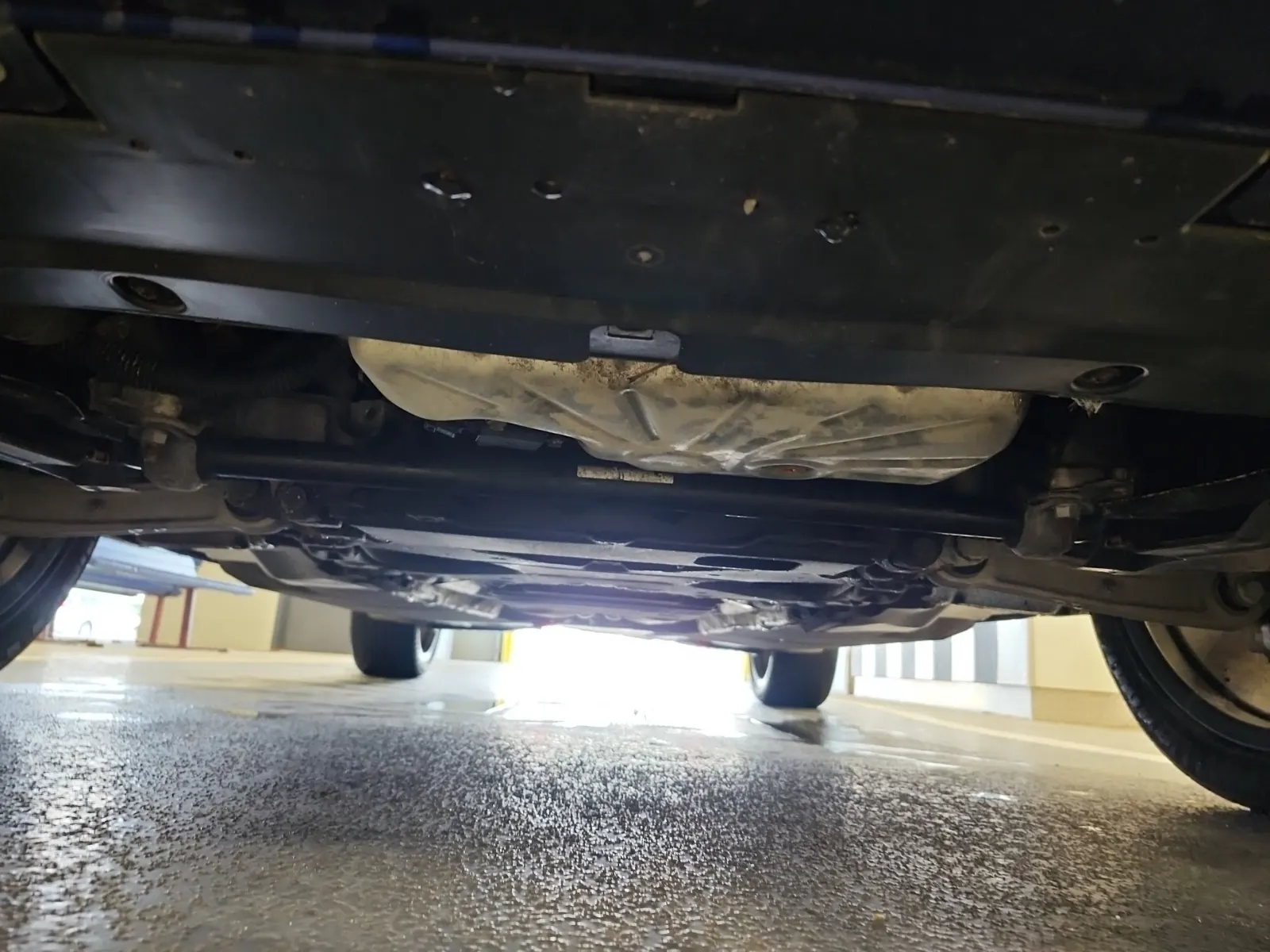Undercarriage - Front Photo