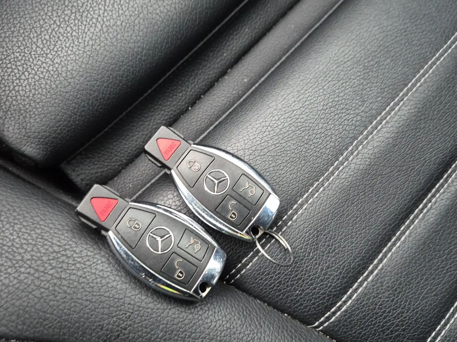 Keys/Fobs/Manual Photo