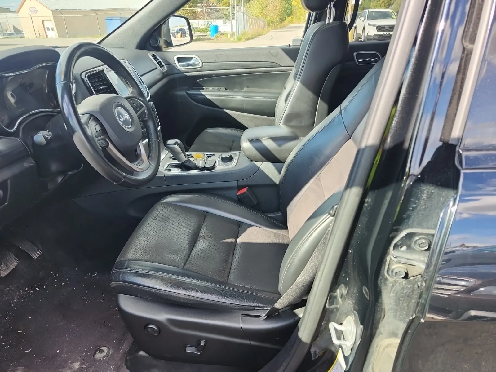 Front Interior Photo
