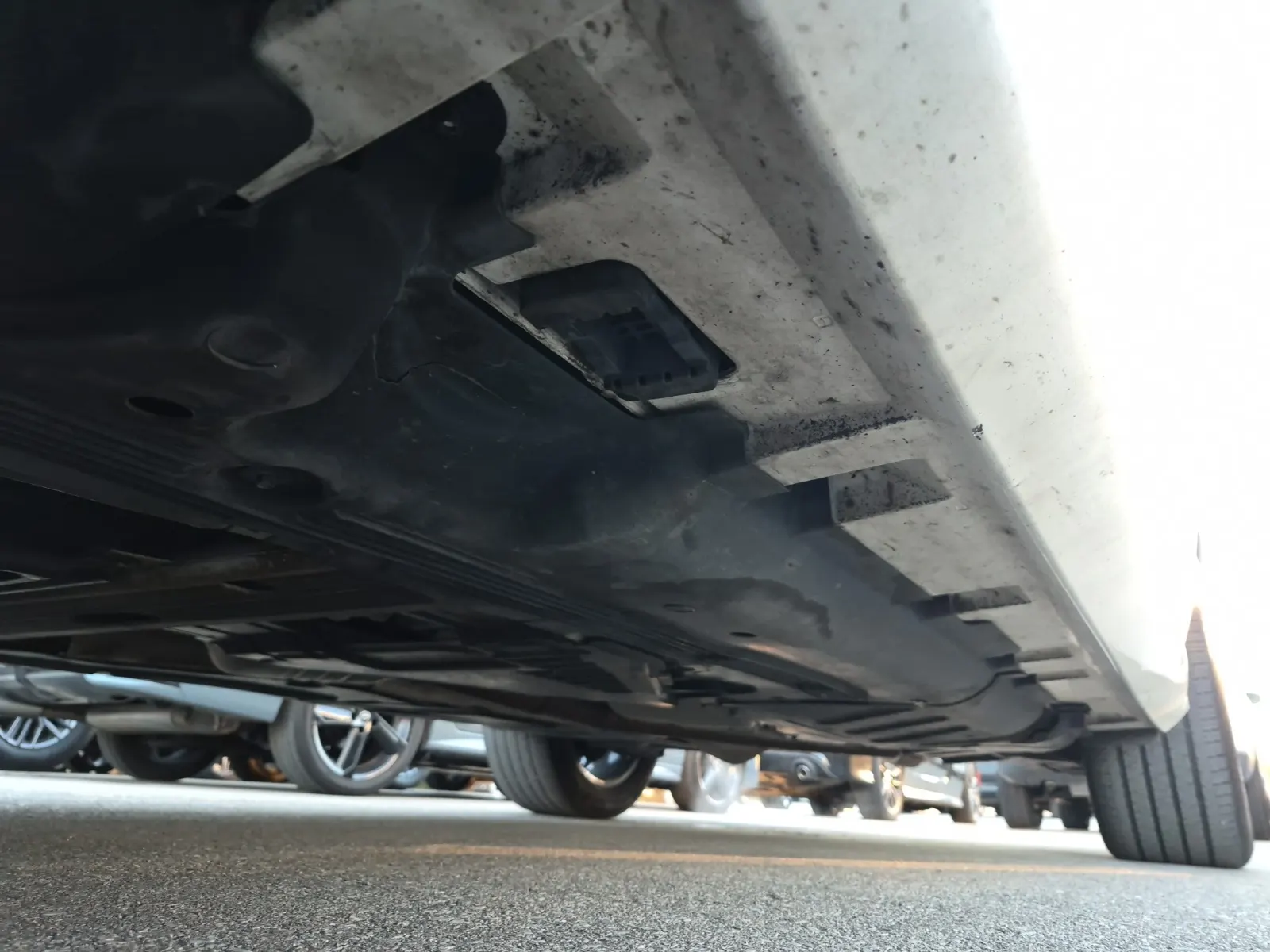 Undercarriage - Driver Photo