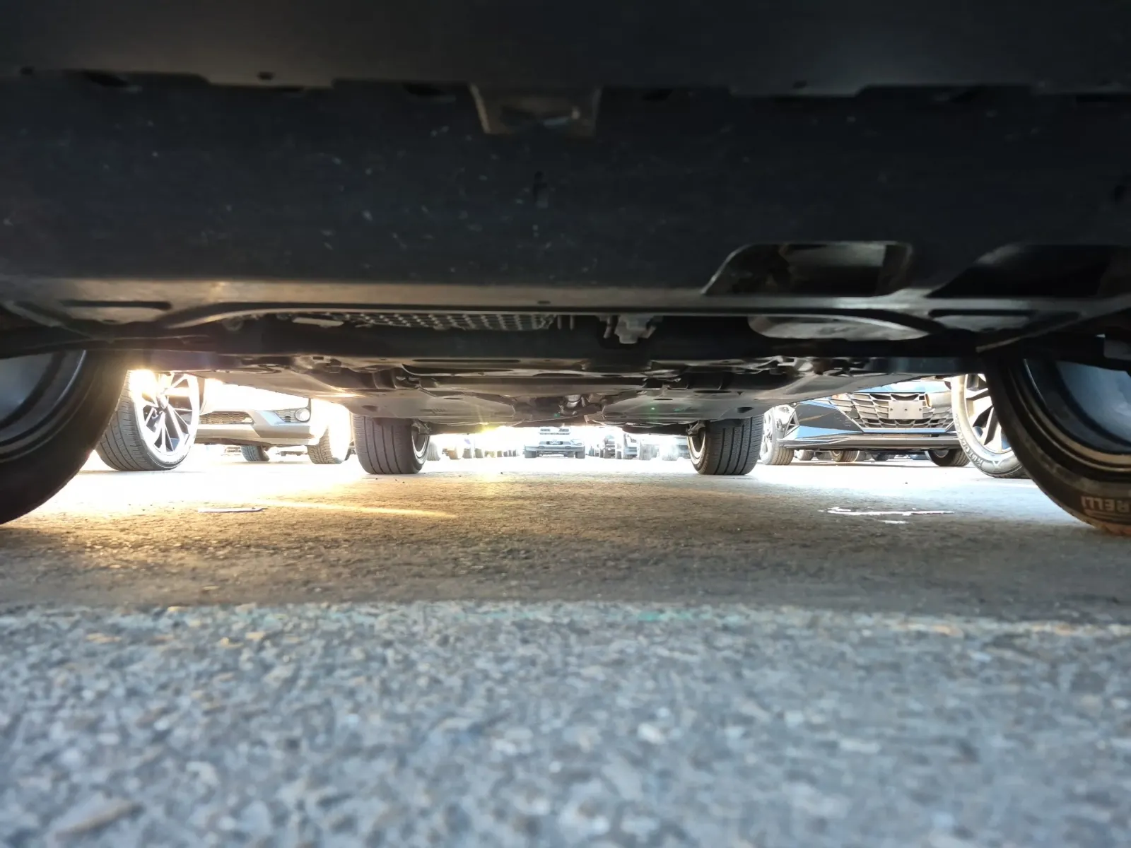 Undercarriage - Front Photo