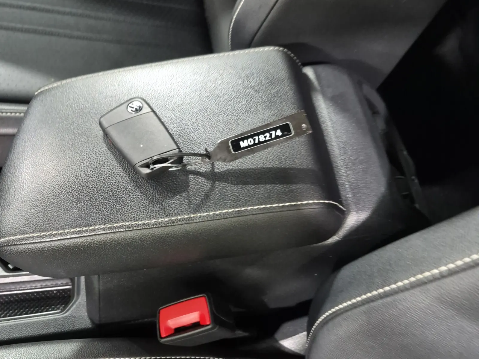 Keys/Fobs/Manual Photo