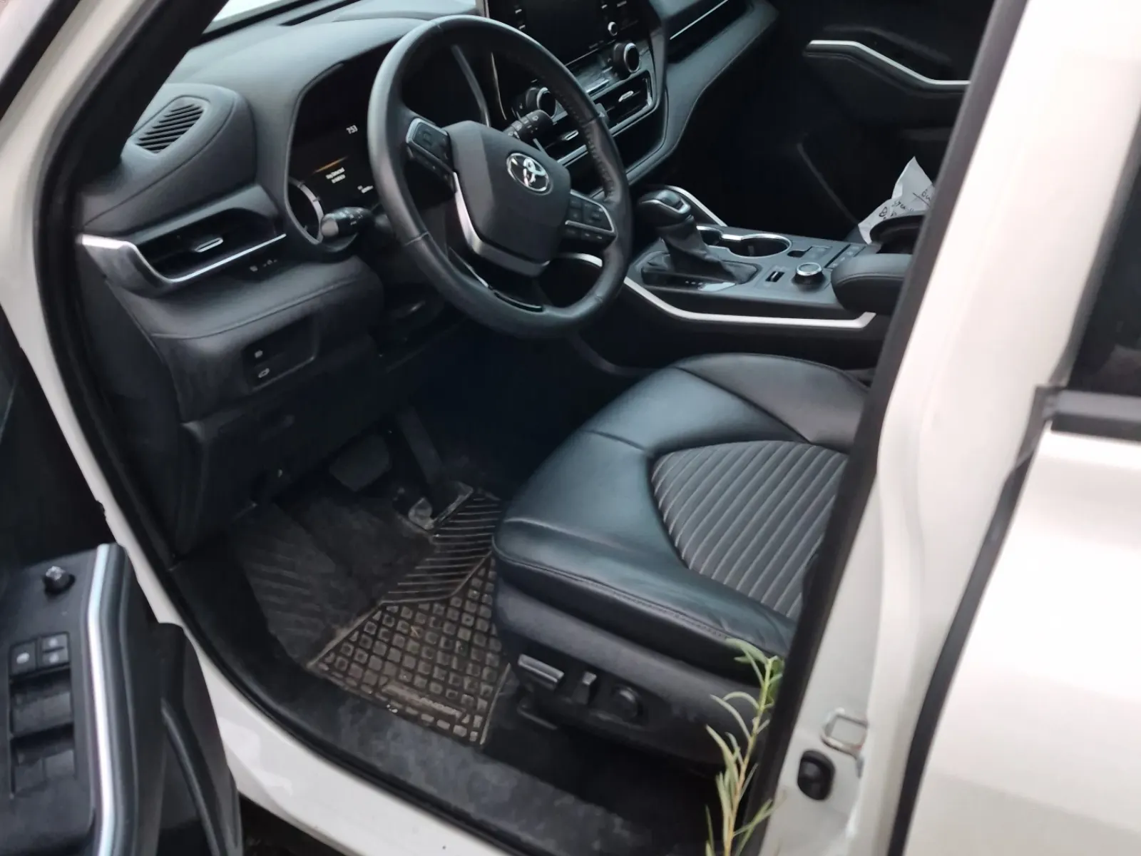 Front Interior Photo