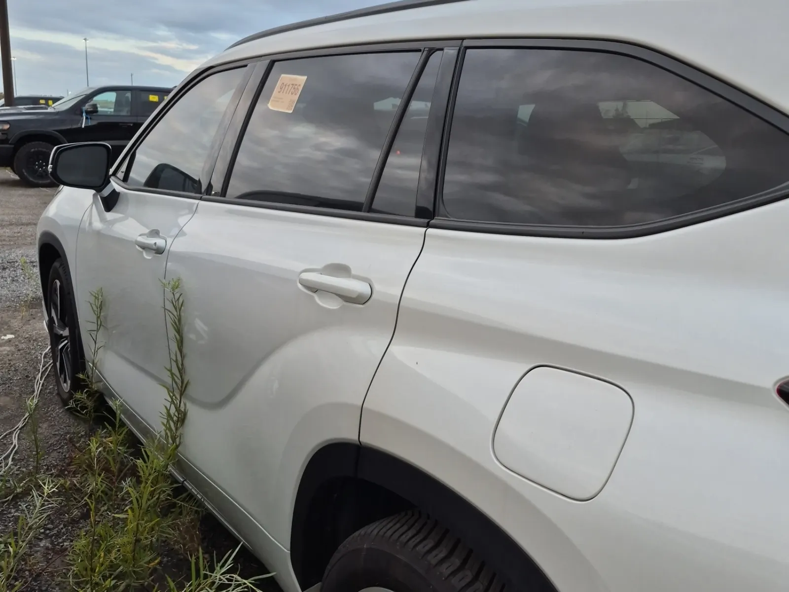 Driver Rear 3/4 Photo
