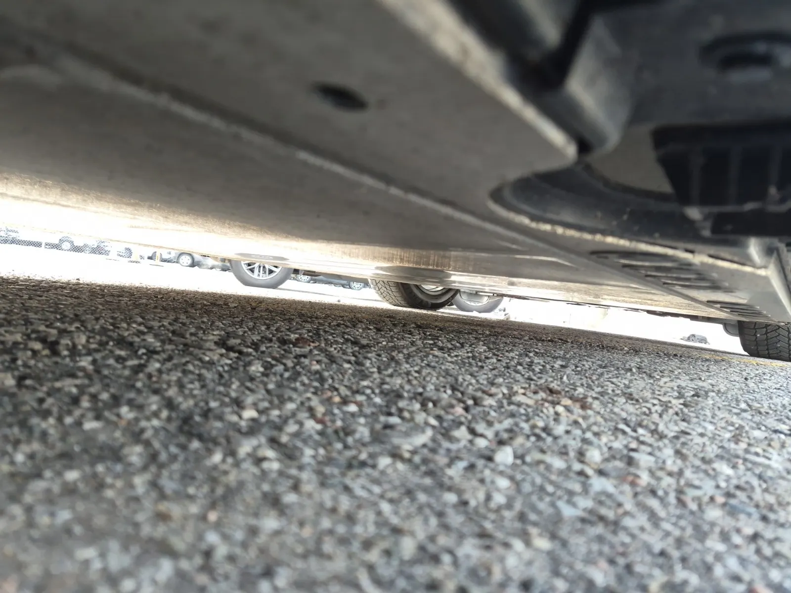 Undercarriage - Passenger Photo