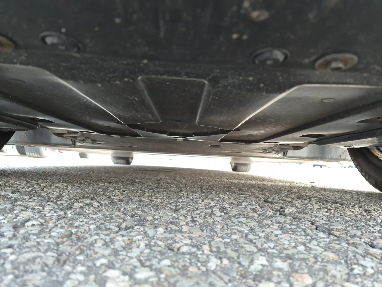 Undercarriage - Front Photo