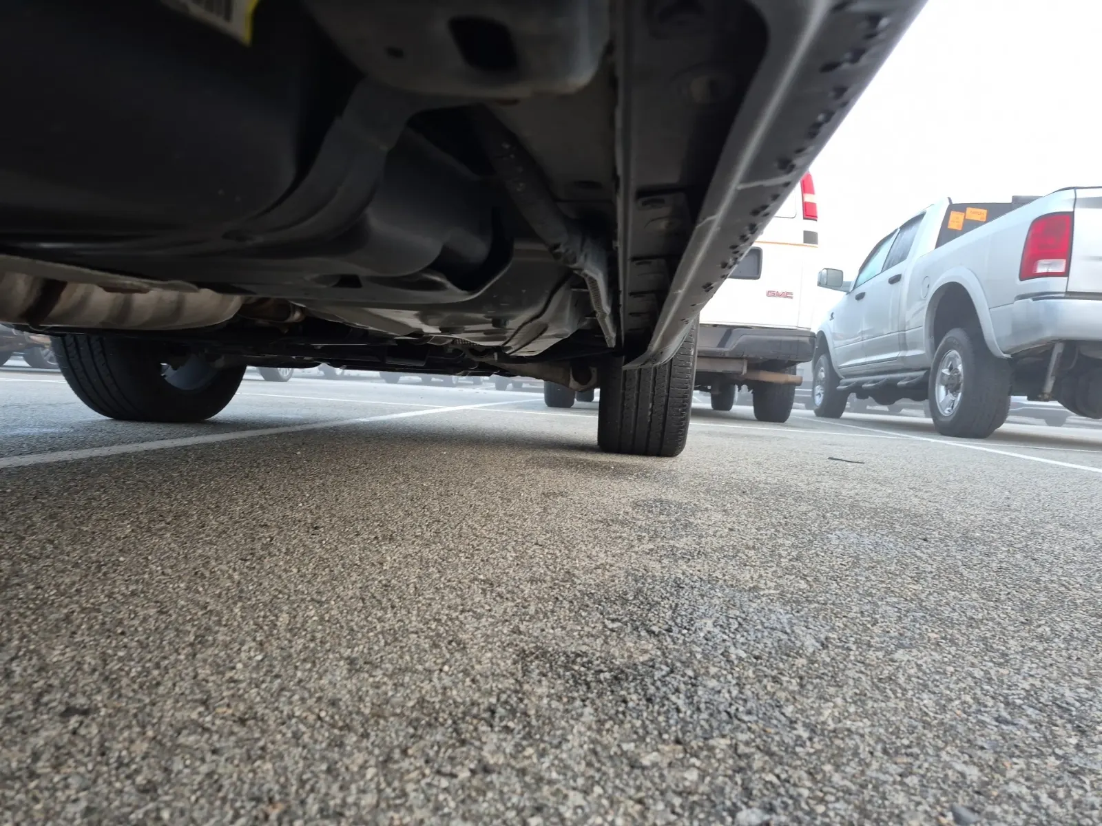 Undercarriage - Passenger Photo