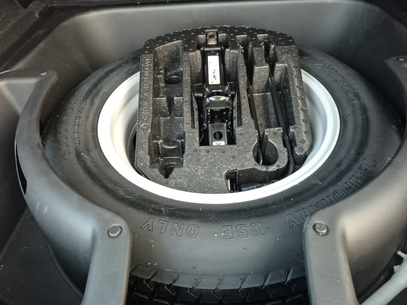 Spare Tire & Wheel Photo