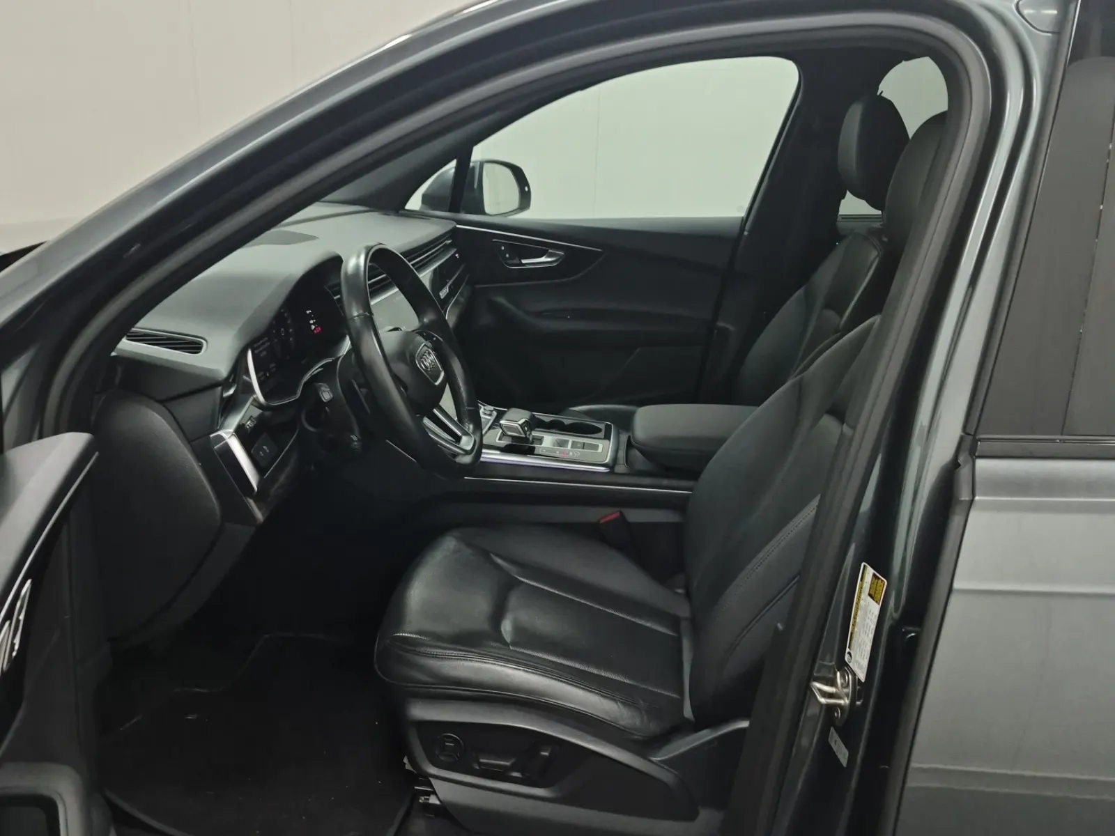 Front Interior Photo
