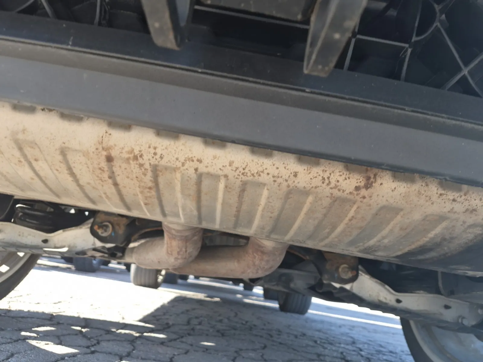 Undercarriage - Rear Photo