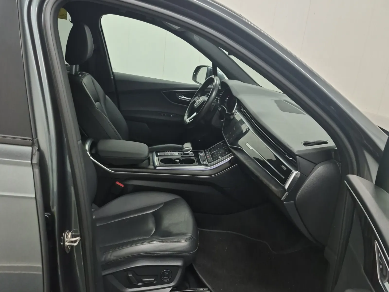 Right Side Interior Photo