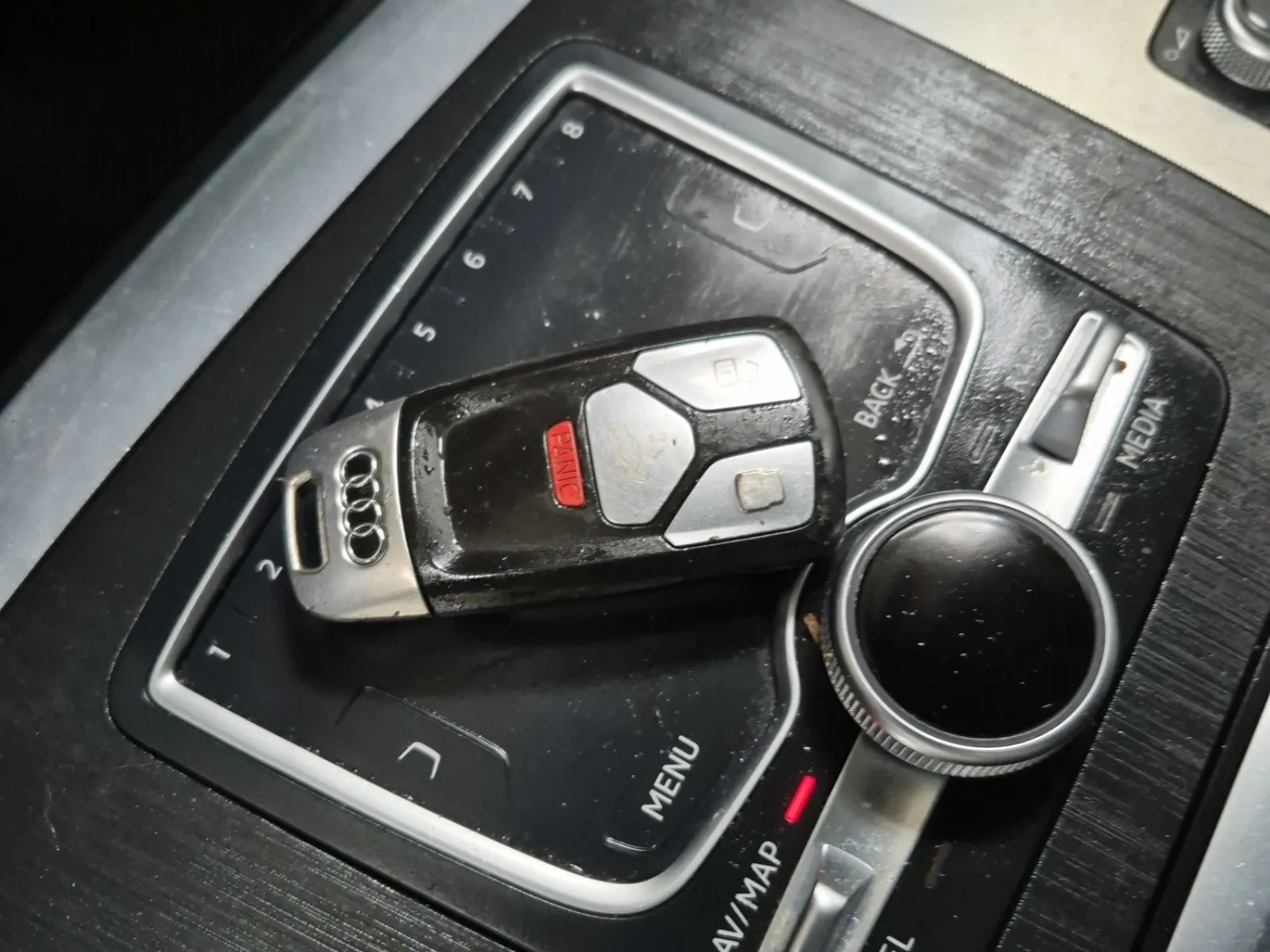 Keys/Fobs/Manual Photo