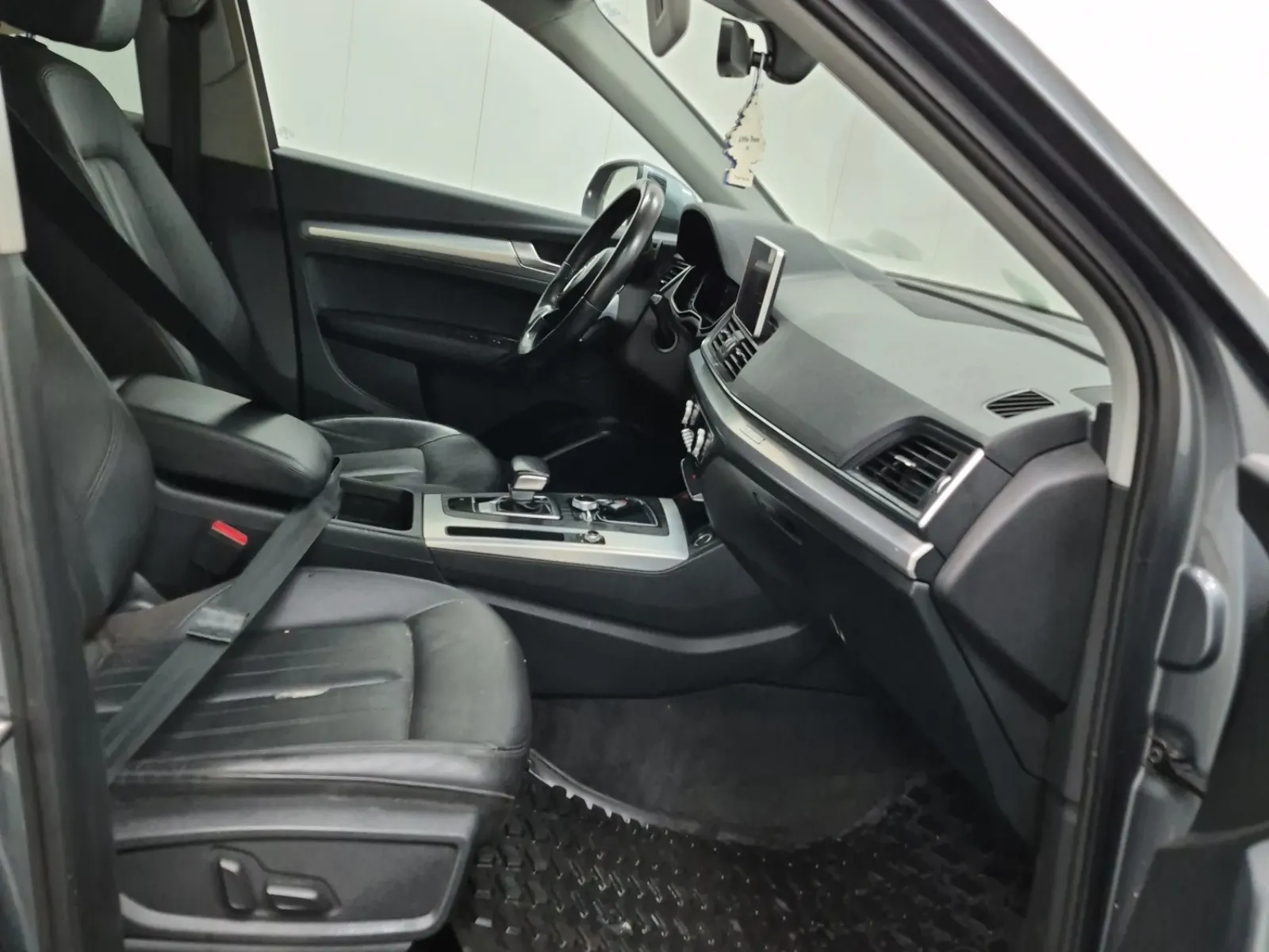Right Side Interior Photo