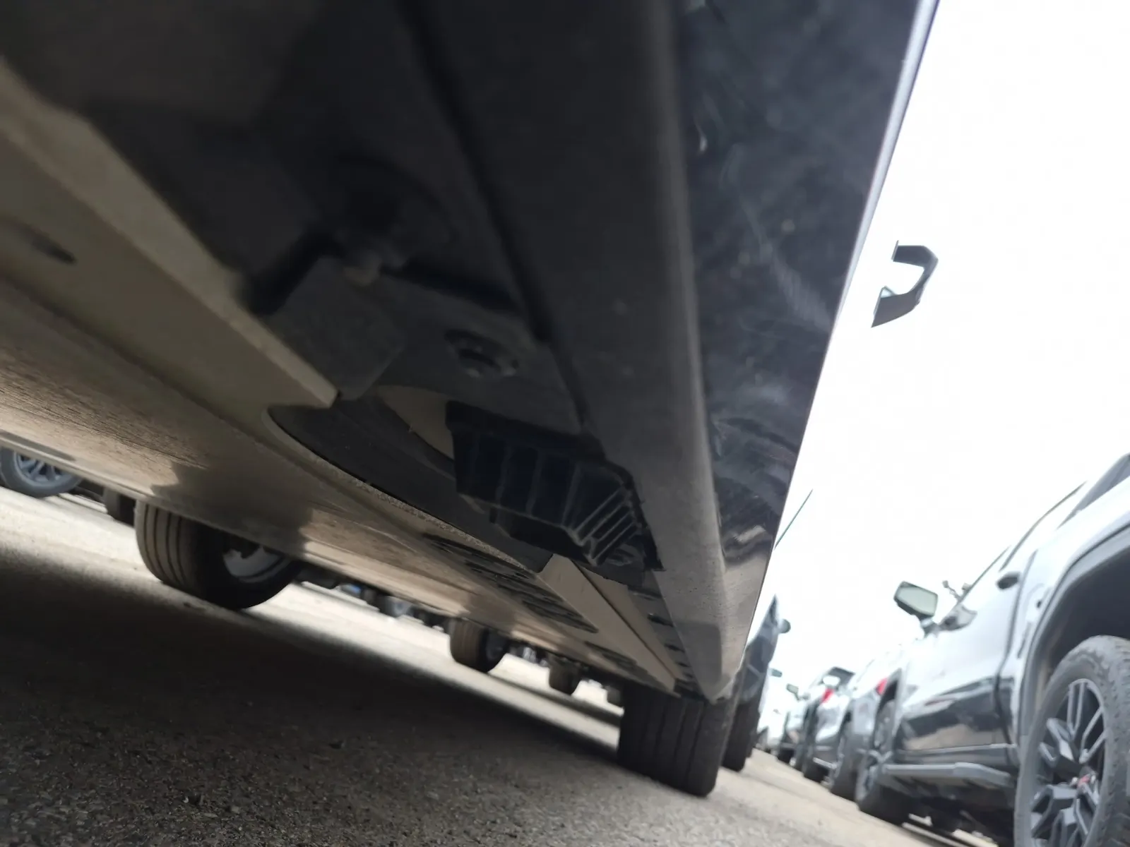 Undercarriage - Passenger Photo