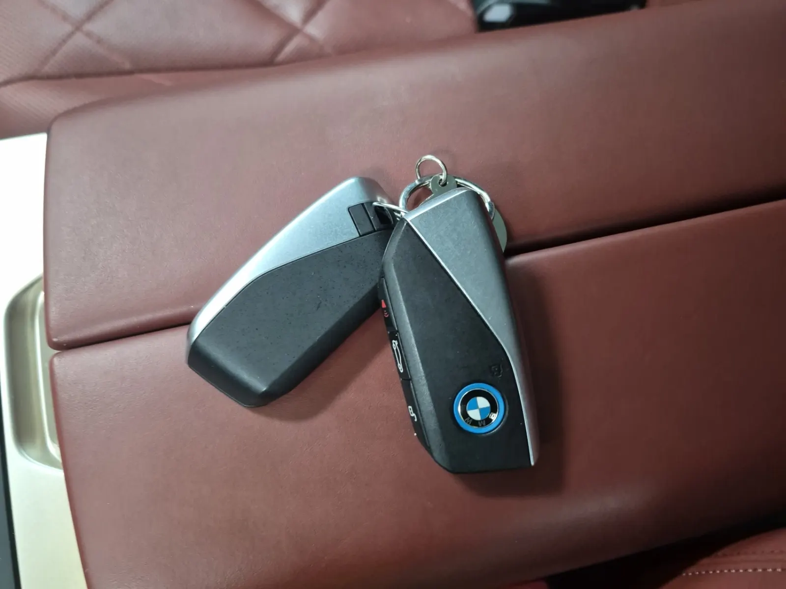 Keys/Fobs/Manual Photo