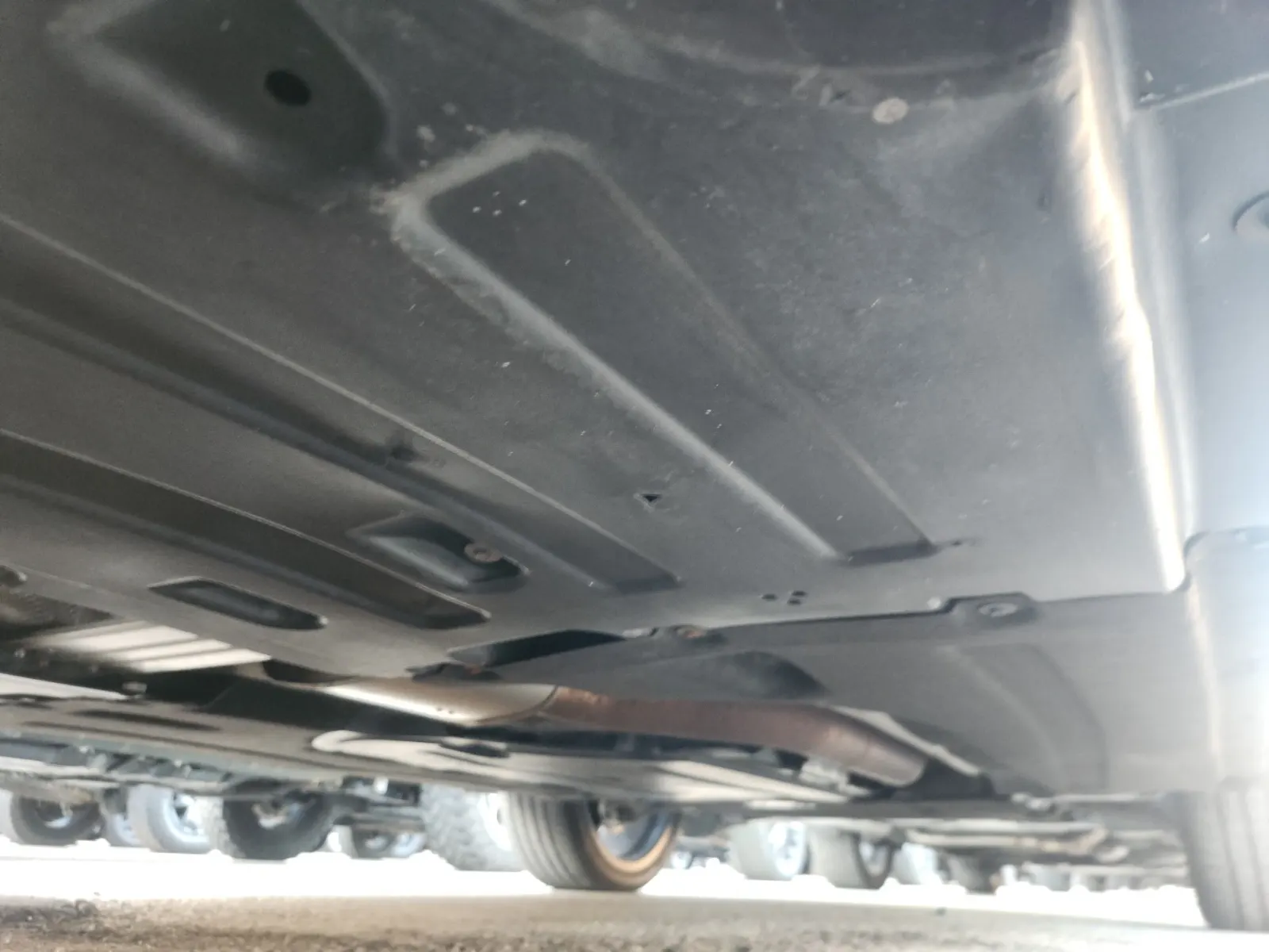 Undercarriage - Passenger Photo