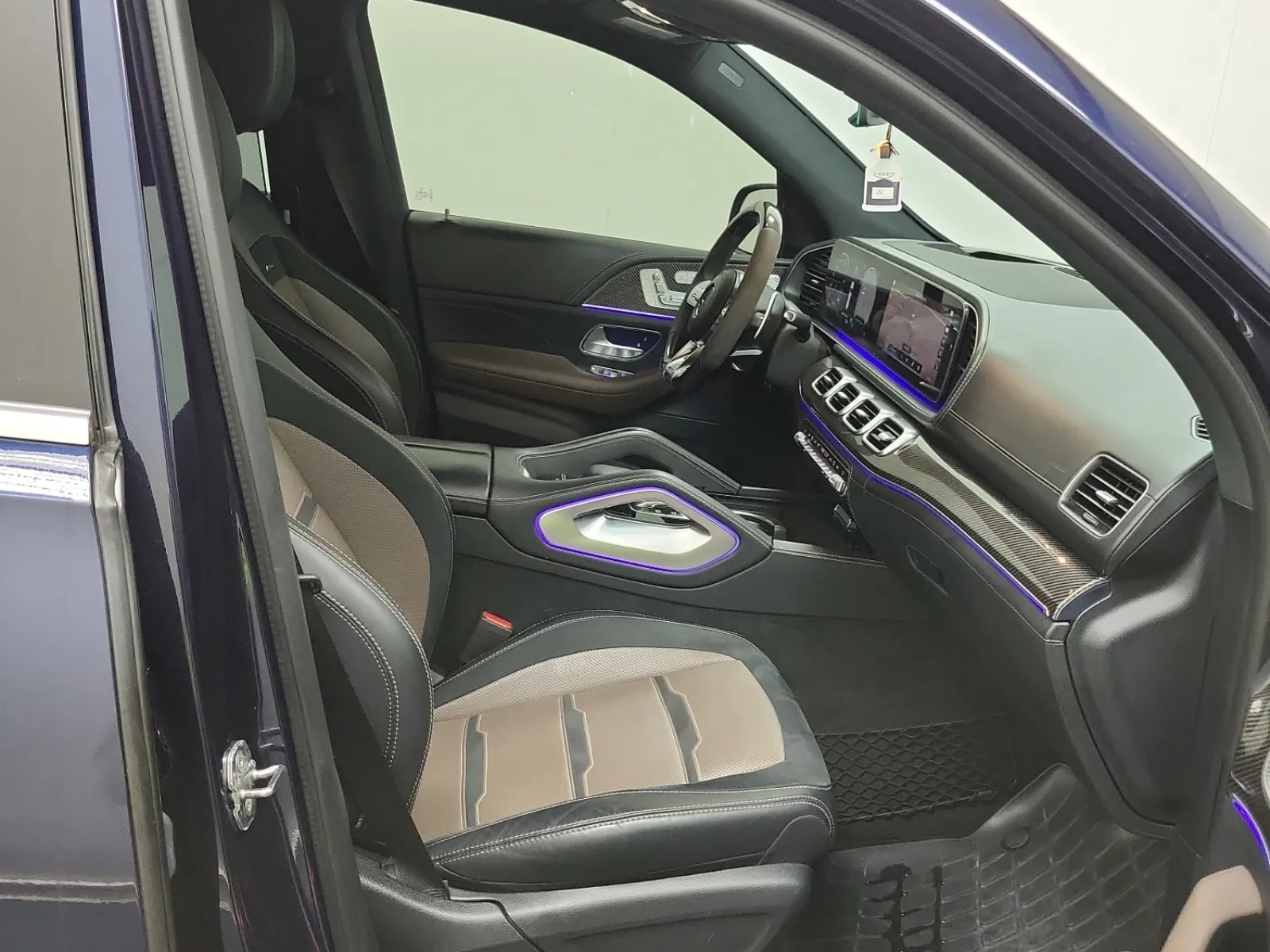 Right Side Interior Photo