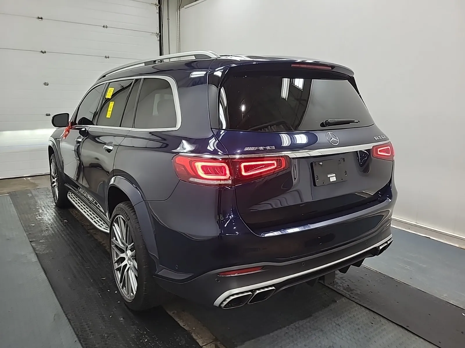 Driver Rear 3/4 Photo