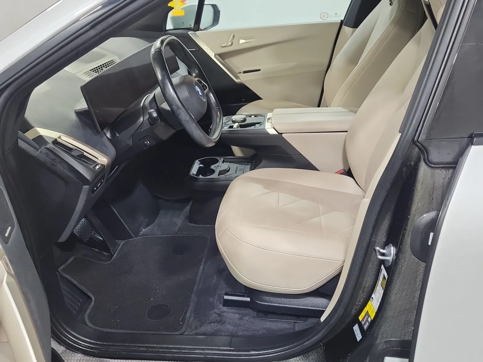 Front Interior Photo