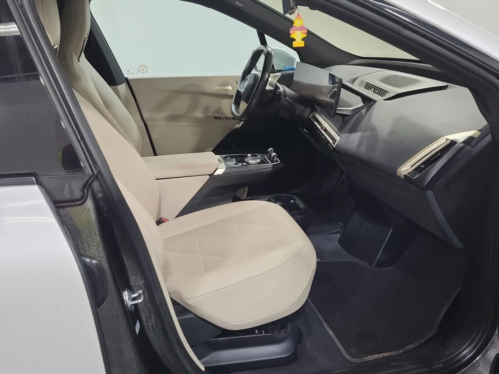 Right Side Interior Photo