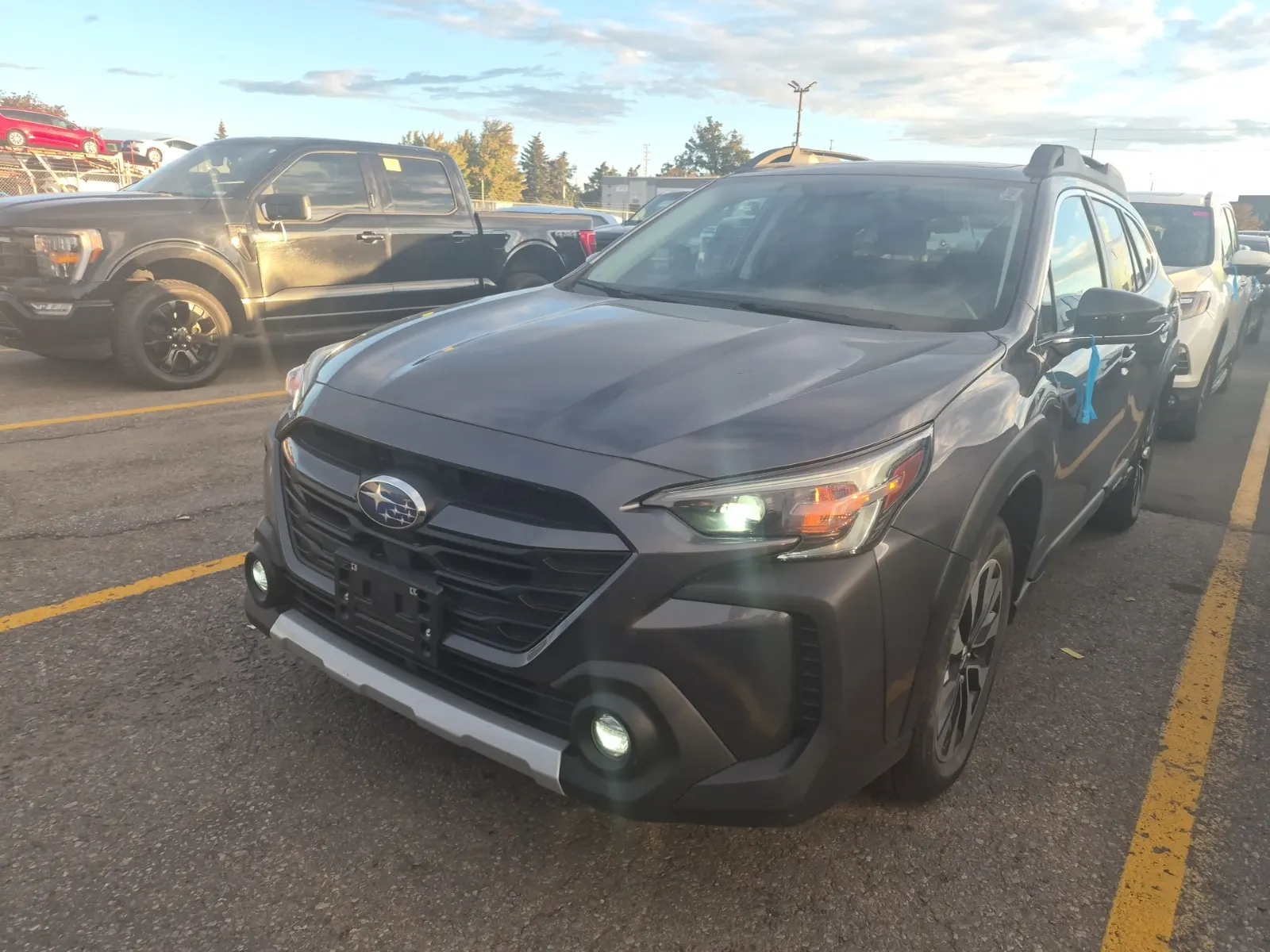 Front driver 3/4 photo