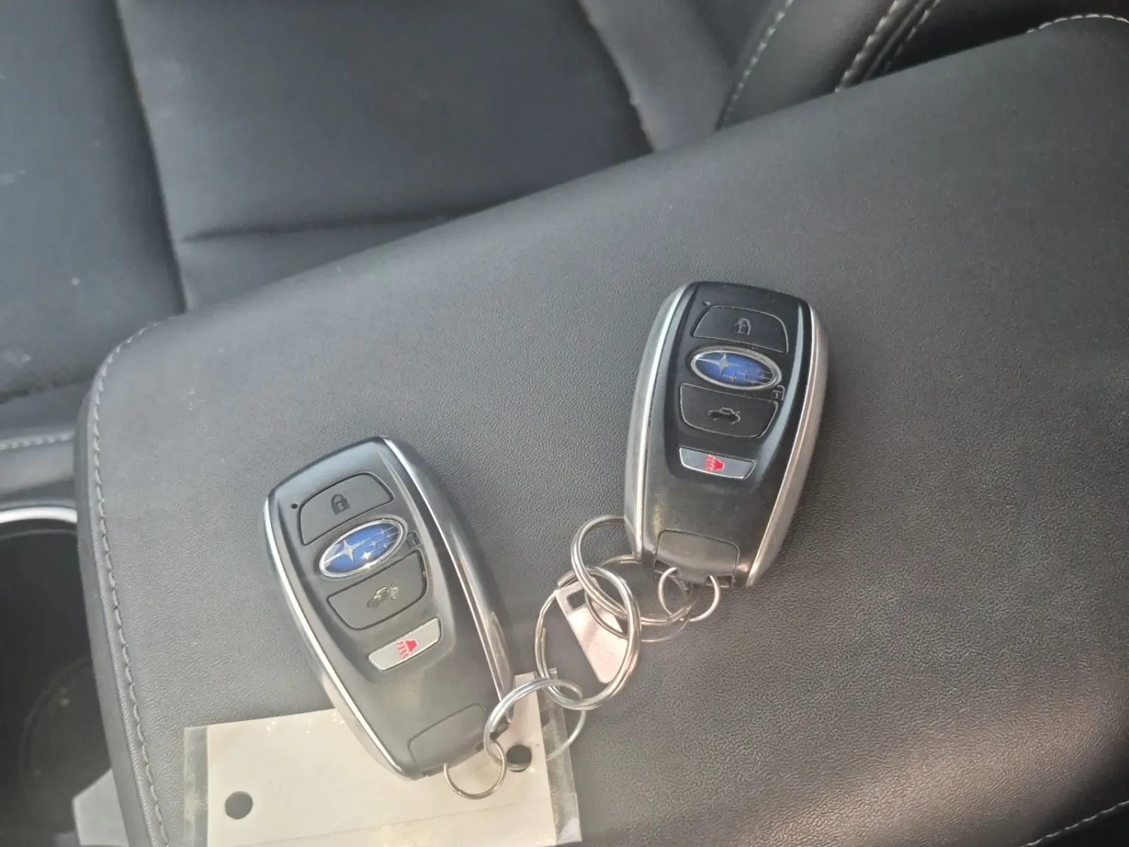 Keys/Fobs/Manual Photo