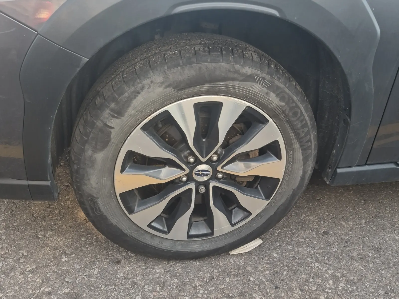 Front driver wheel/tire photo