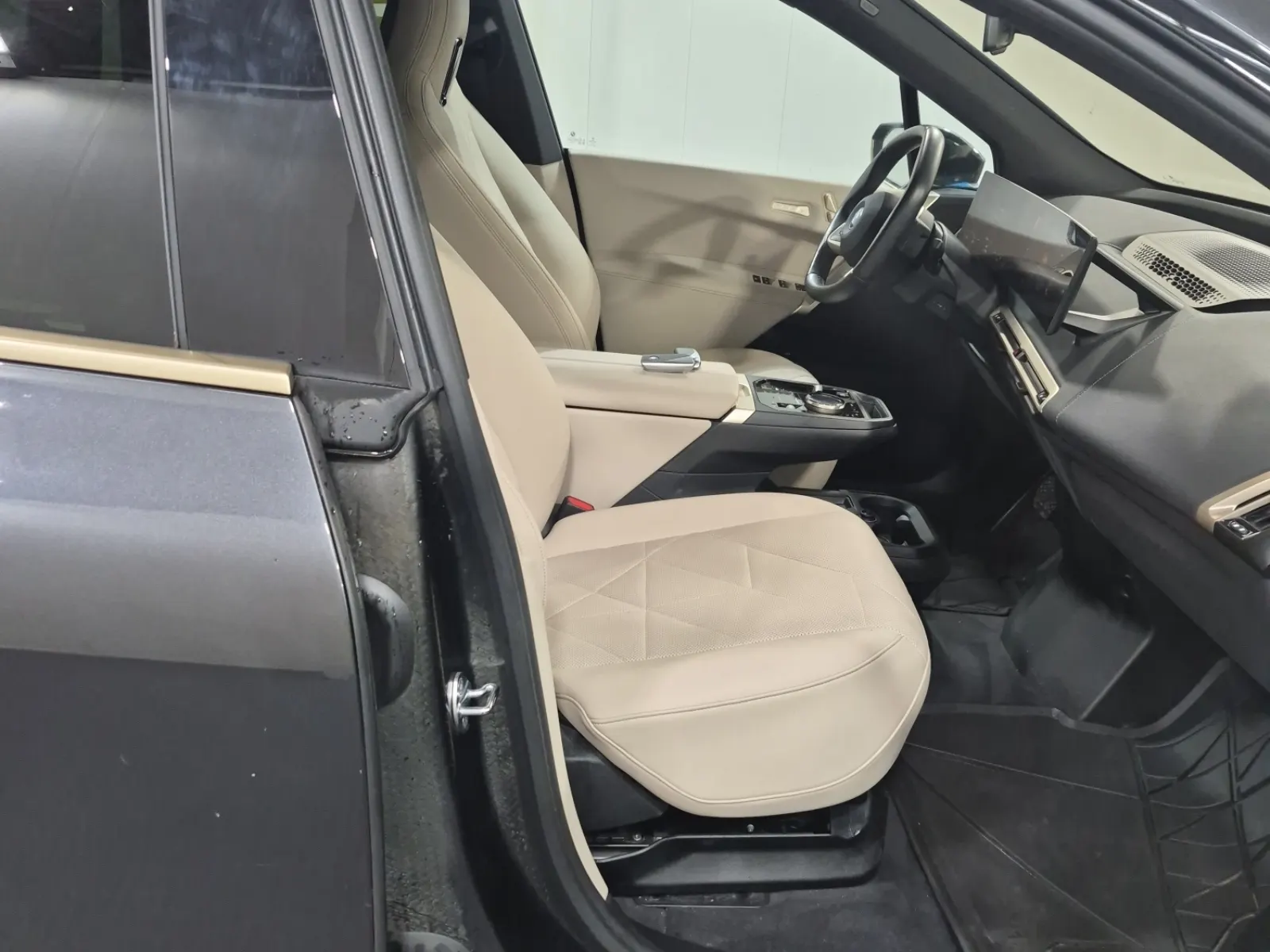 Right Side Interior Photo