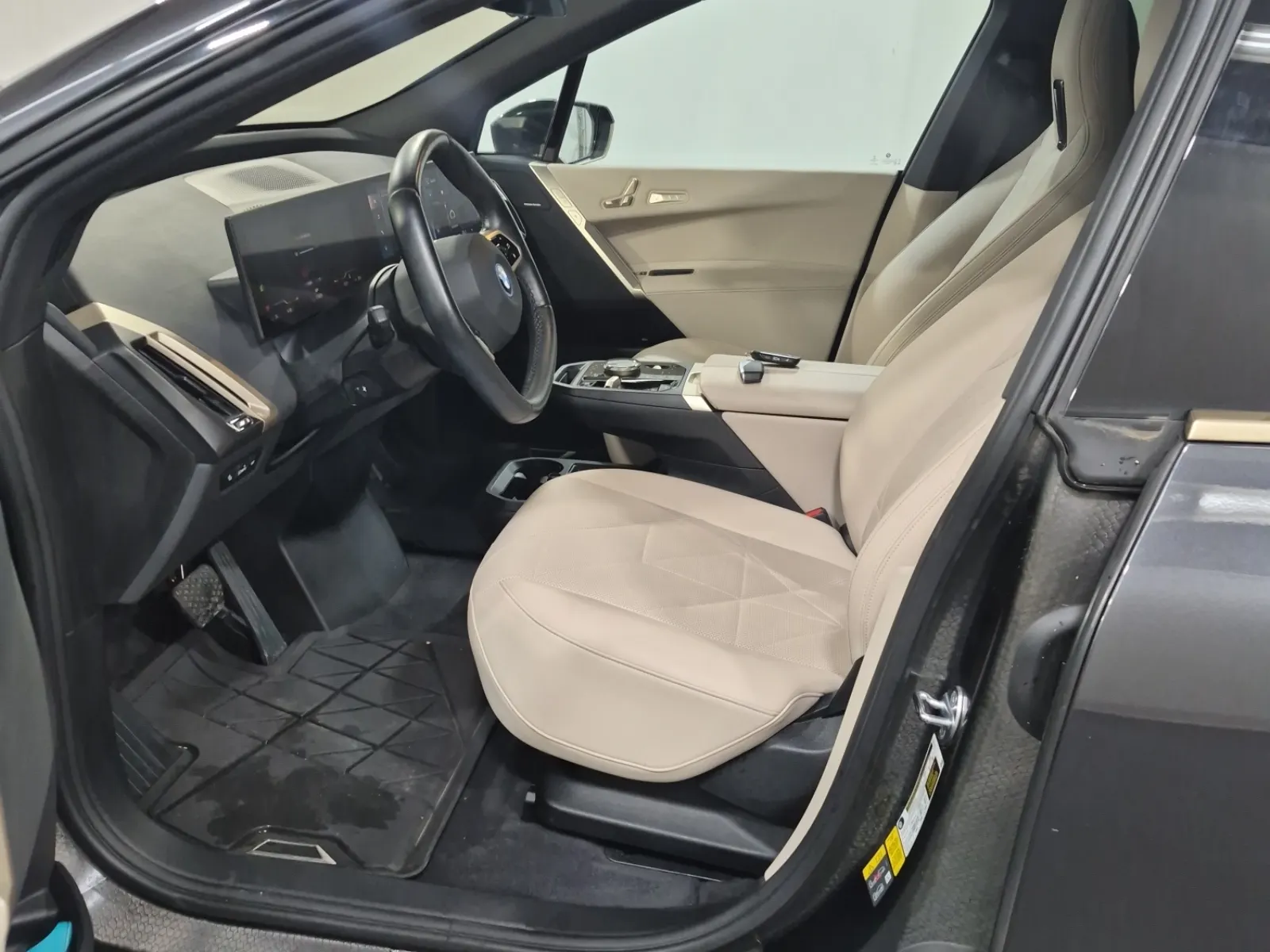 Front Interior Photo