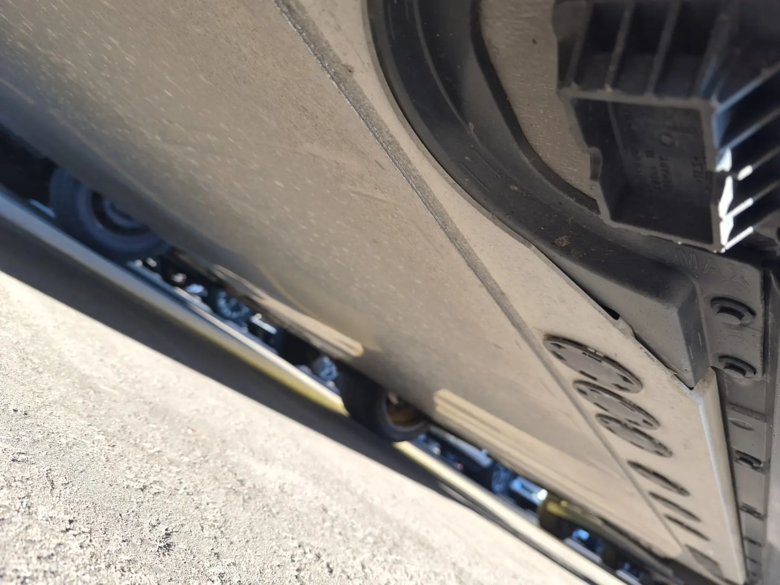 Undercarriage - Driver Photo