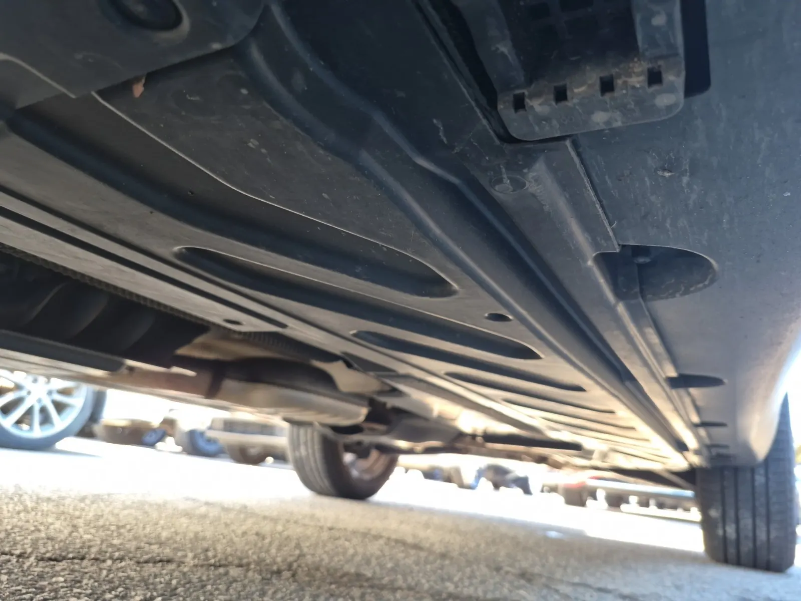 Undercarriage - Driver Photo